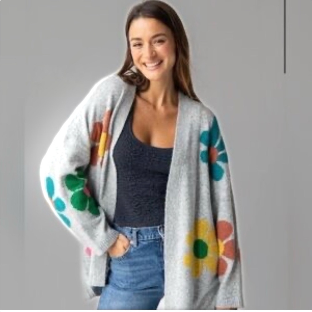 NATURAL LIFE Gray Cardigan with Colorful Floral Design